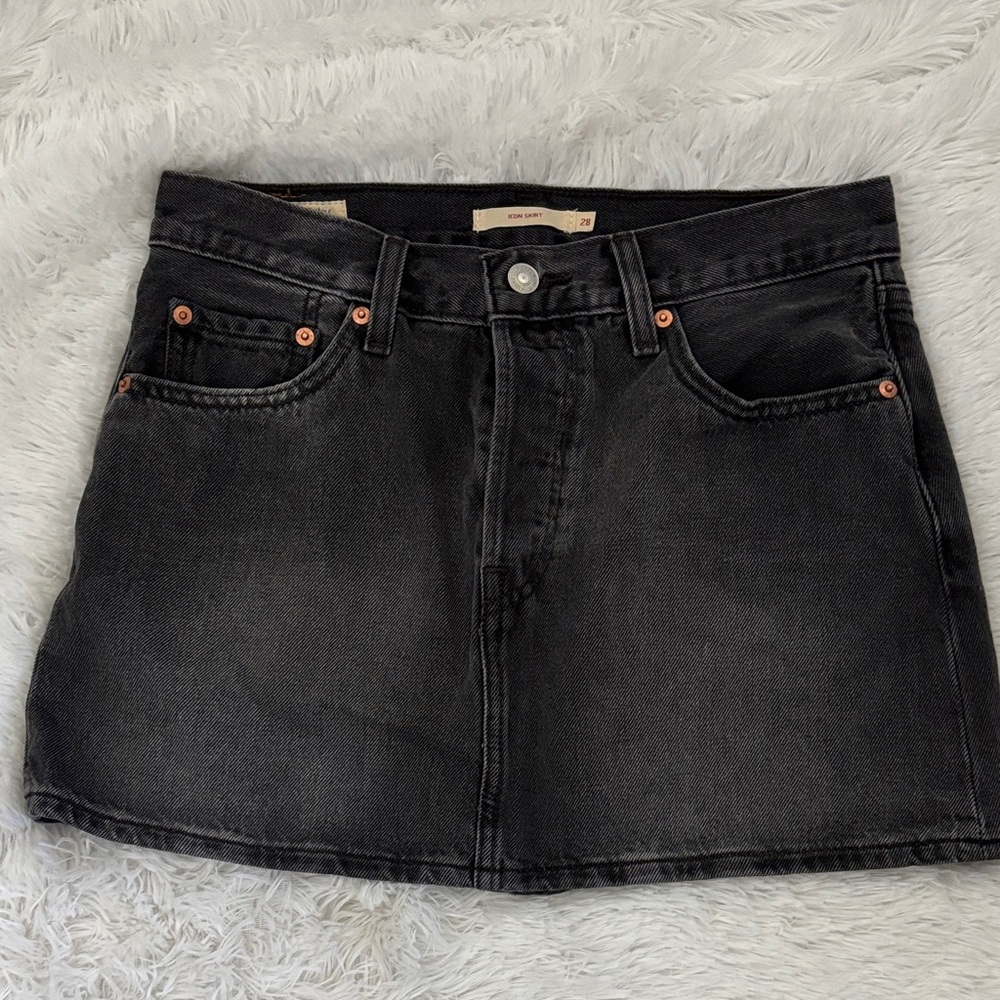 Levi's Black Mini Skirt
